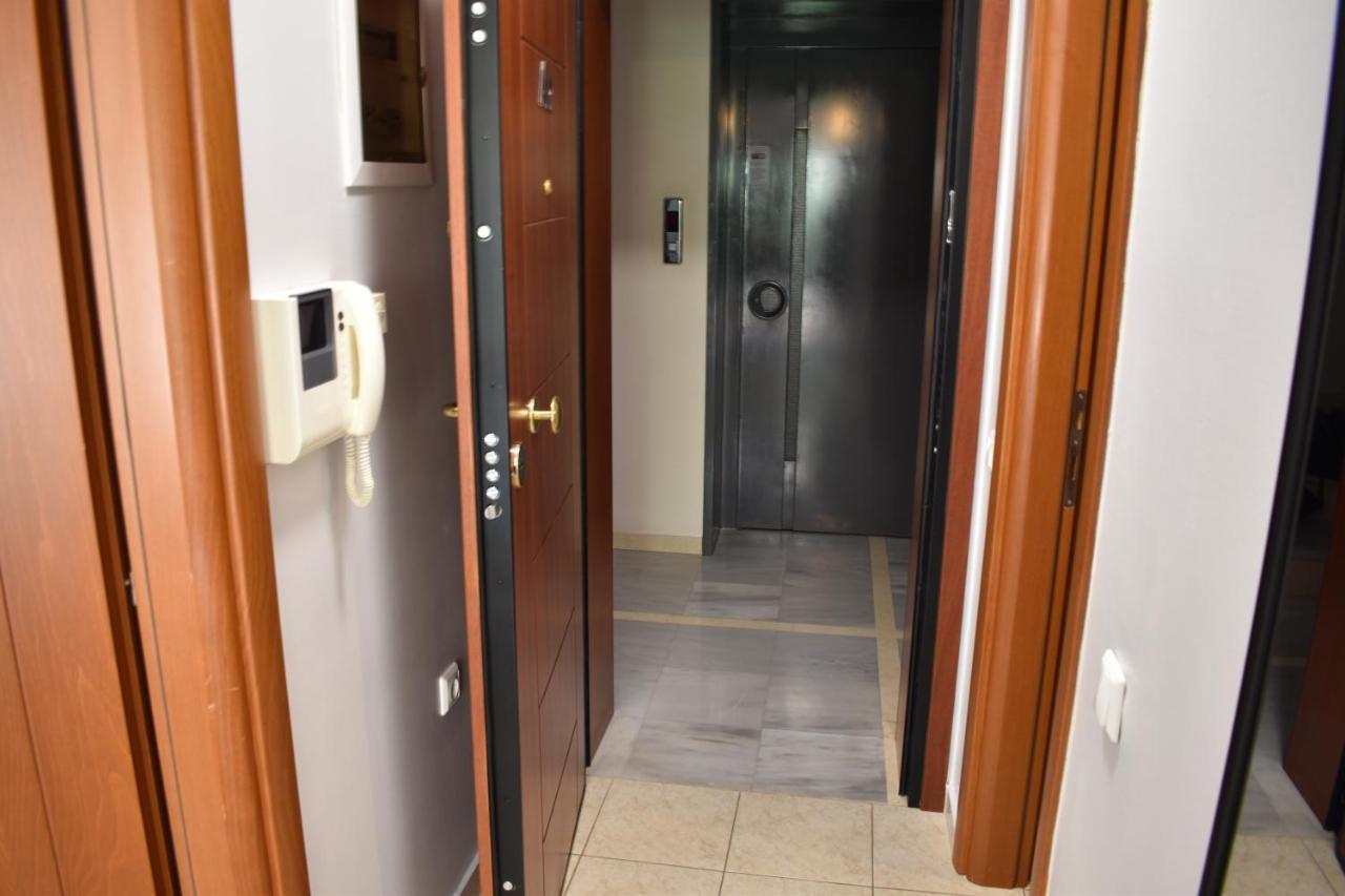Little Emerald - Central Spot Apartments Volos Exterior photo
